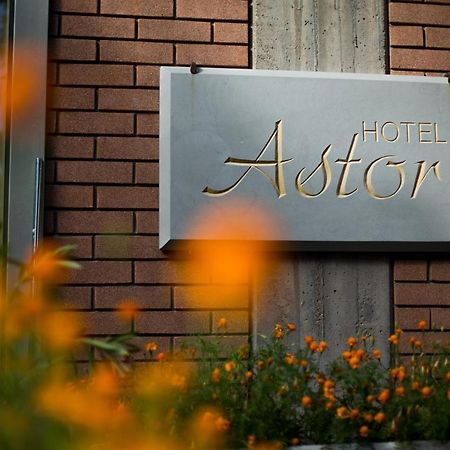Hotel Astor Modena Kültér fotó