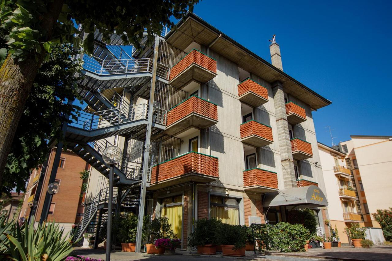 Hotel Astor Modena Kültér fotó